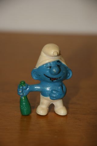 Figura Smurf com Garrafa Verde