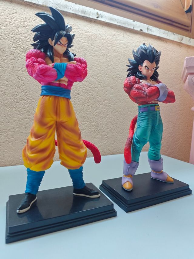 Action Figure Goku e Vegeta SSJ4 30cm