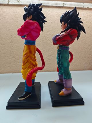 Action Figure Goku e Vegeta SSJ4 30cm