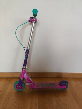 Patinete Decathlon niña morado y verde