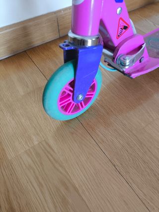 Patinete Decathlon niña morado y verde