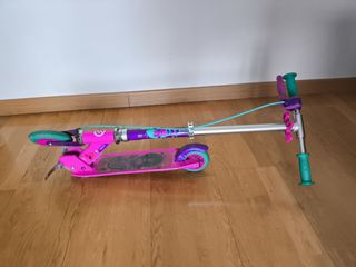 Patinete Decathlon niña morado y verde
