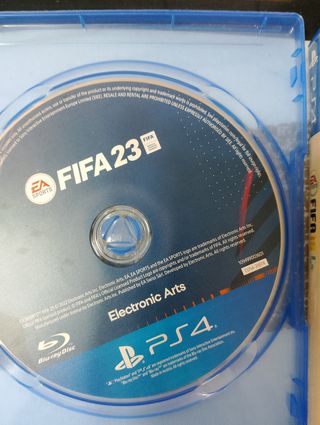 Consola PS4 Negra + 3Juegos FIFA+1 mando