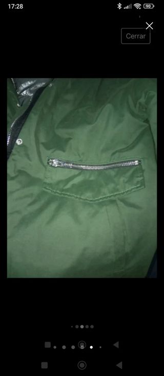 Parka verde Mango con capucha piel sintética rosa