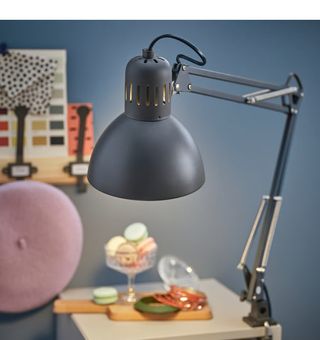 Flexo de trabajo gris y blanco