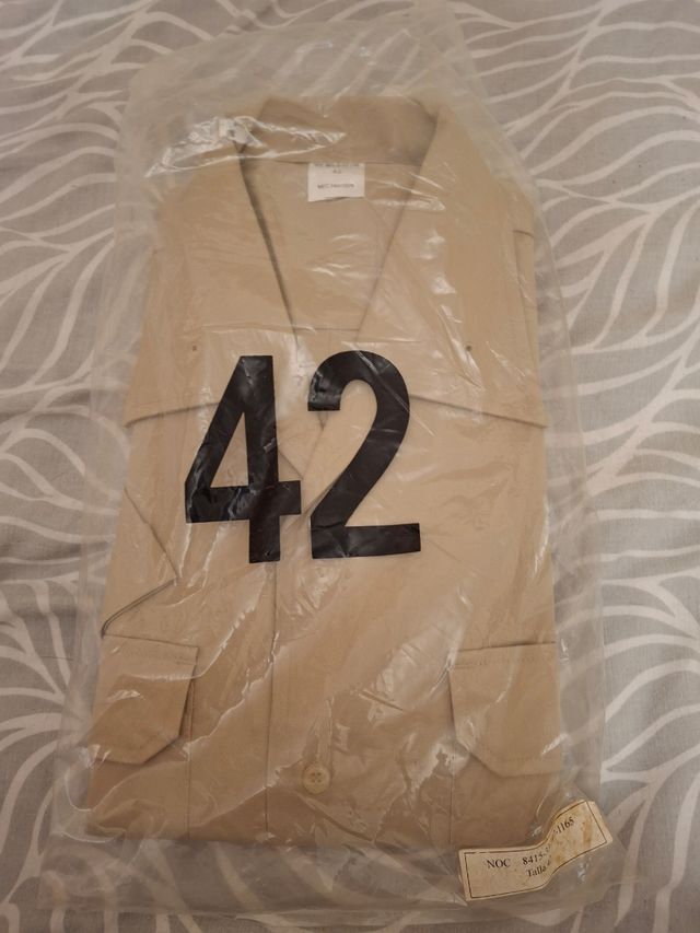 Camiseta Talla 42 E.T. Traje