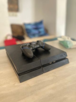 PS4 (PlayStation 4) Negra + Mando
