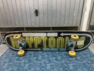 Monopatín Kryptonics casi nuevo