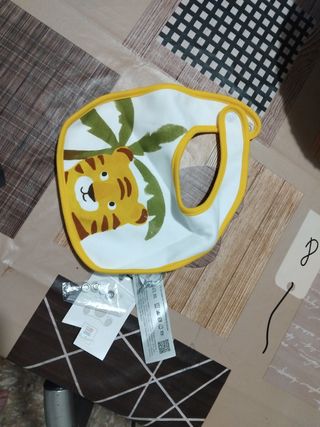 Bavaglino con stampa tigre