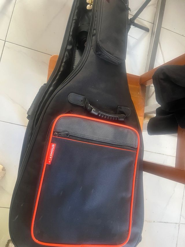 Guitarra Clásica Electrificada Casi Nueva