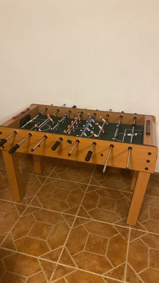 Futbolín de madera