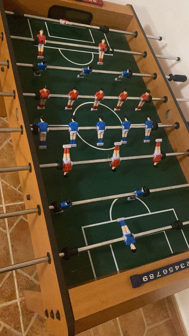 Futbolín de madera