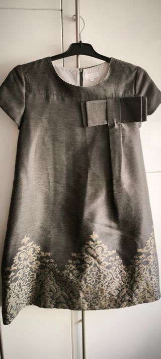 Elegante vestido niña gris