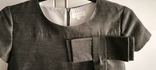 Elegante vestido niña gris