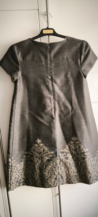 Elegante vestido niña gris