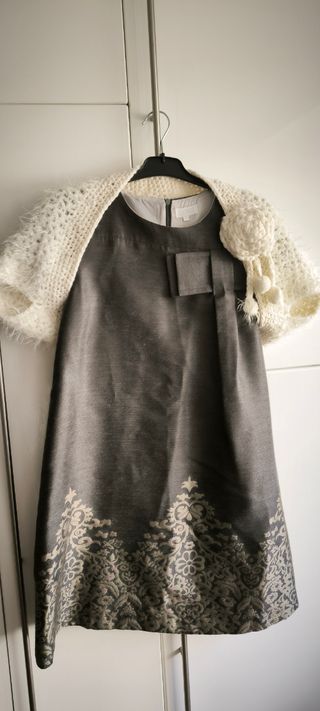 Elegante vestido niña gris