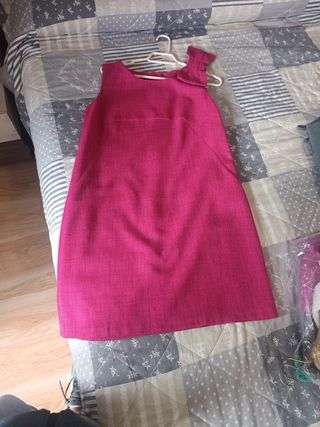 Vestido de fiesta rosa con lazo 