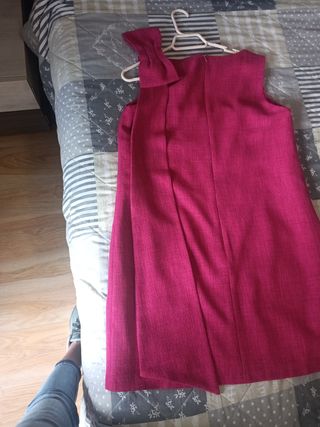 Vestido de fiesta rosa con lazo 