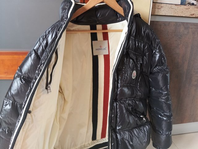 Cazadora Moncler Negra Sin Estrenar