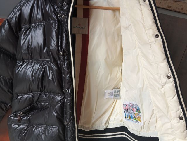 Cazadora Moncler Negra Sin Estrenar