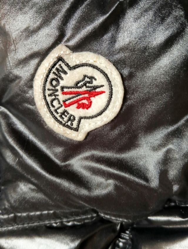 Cazadora Moncler Negra Sin Estrenar