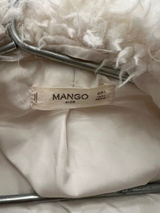 Chaqueta peluda blanca MANGO Talla L (es de niña)