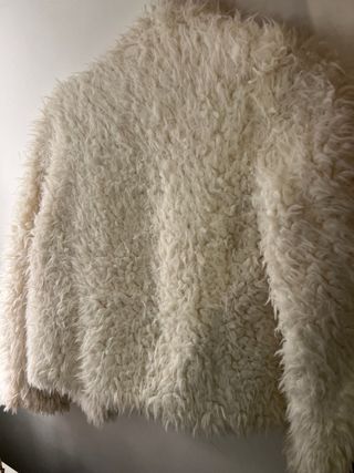 Chaqueta peluda blanca MANGO Talla L (es de niña)