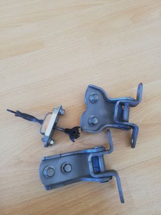 Cerniere porta sinistra anteriore per Toyota Yaris