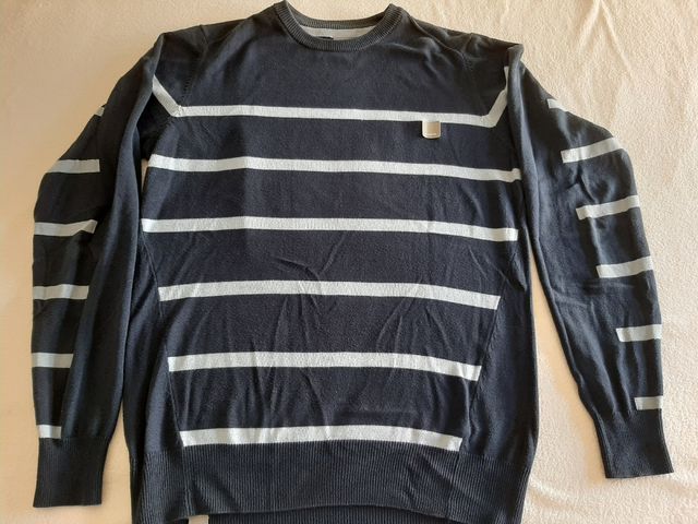 Suéter Bench Talla M Rayas Negras y Grises