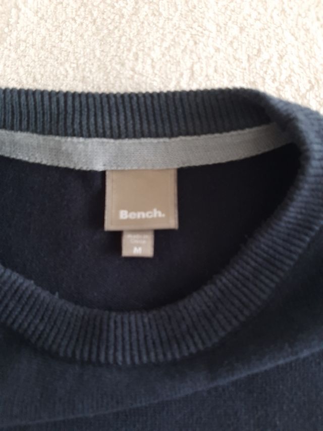 Suéter Bench Talla M Rayas Negras y Grises