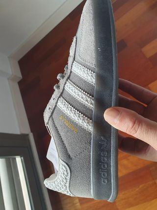 Adidas Zapatillas Grises y Blancas