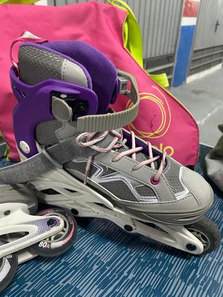 Patines en línea morados y blancos del 35