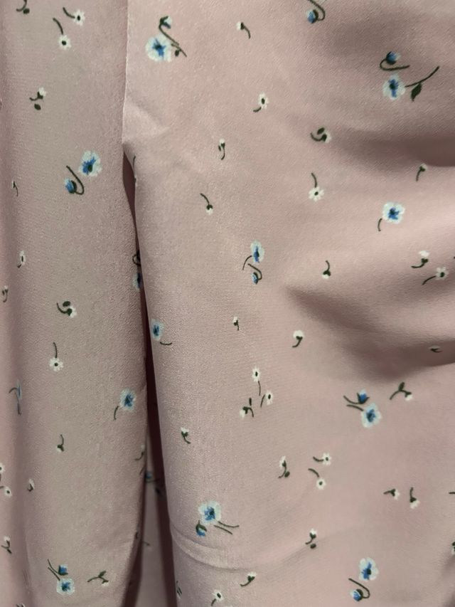 Blusa Levi's floral rosa talla S