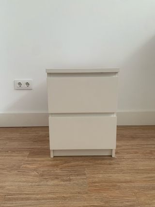 Mesita Ikea blanca