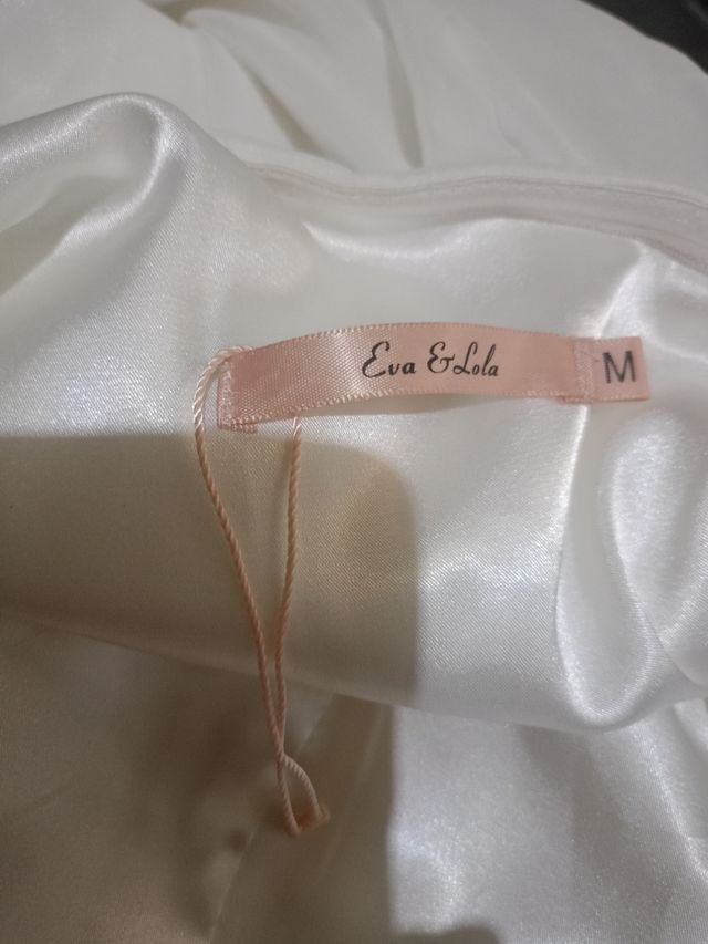 Vestido blanco y dorado de fiesta