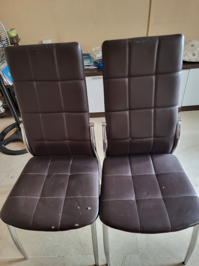 Juego de 2 sillas de comedor marrones
