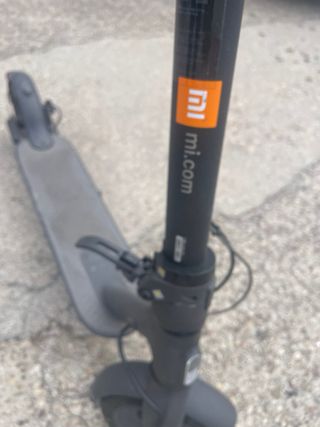 Patinete eléctrico negro
