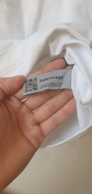 Maglietta Balenciaga bianca.