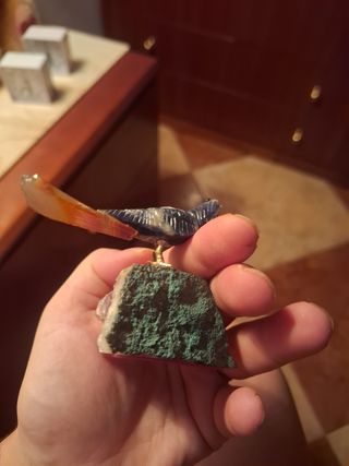 Lote 3 figuras: caracola, pájaro y cesta flores