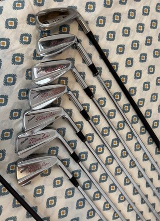 Set de Palos de Golf Mizuno y Bolsa