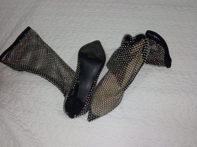 Tacones de mujer con pedrería