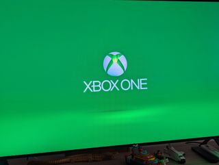 Xbox One S 1TB + 2 mandos