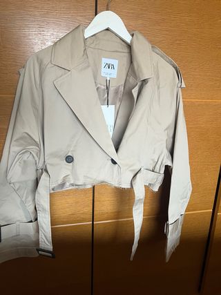 Trench Zara Corto