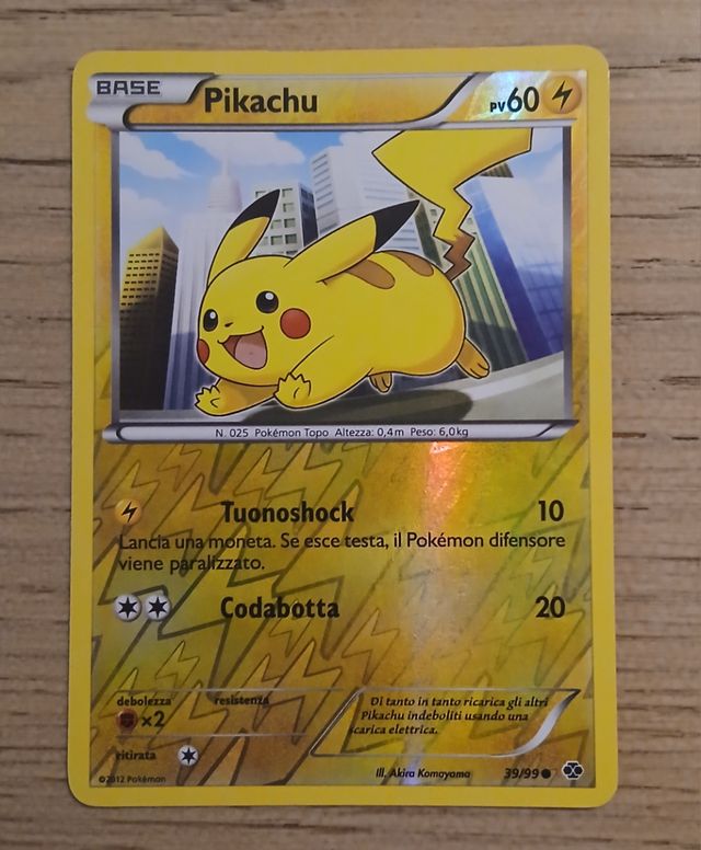 carta pokemon pikachu