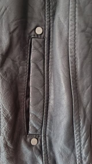 Cazadora de piel negra auténtica