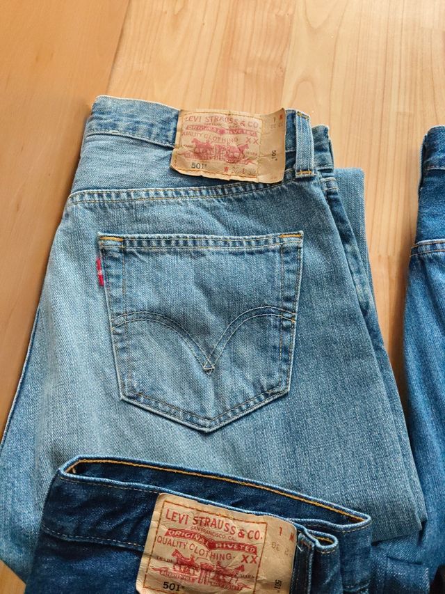 Pantalones Levi's 501 Azules y Negros
