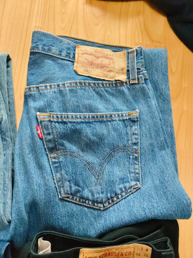 Pantalones Levi's 501 Azules y Negros