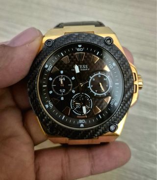 Reloj Guess Dorado y Negro