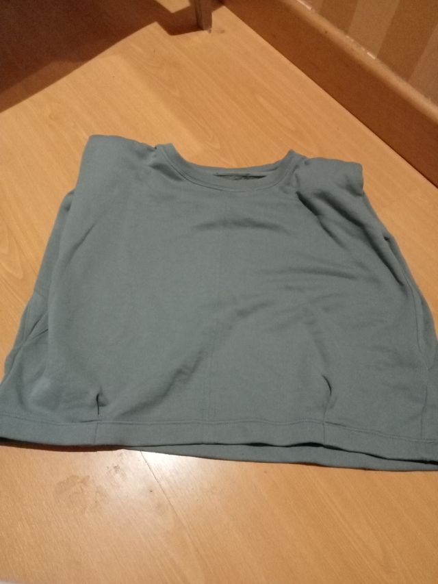 Top Zara Verde Botella Talla M con Hombreras