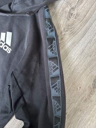 Chaqueta Adidas Negra con Capucha